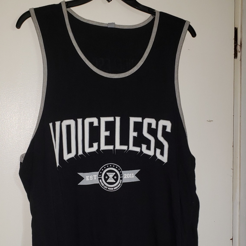 Voiceless black and white tank top